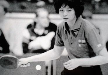 36d 1981 Weltmeisterin Tong Ling